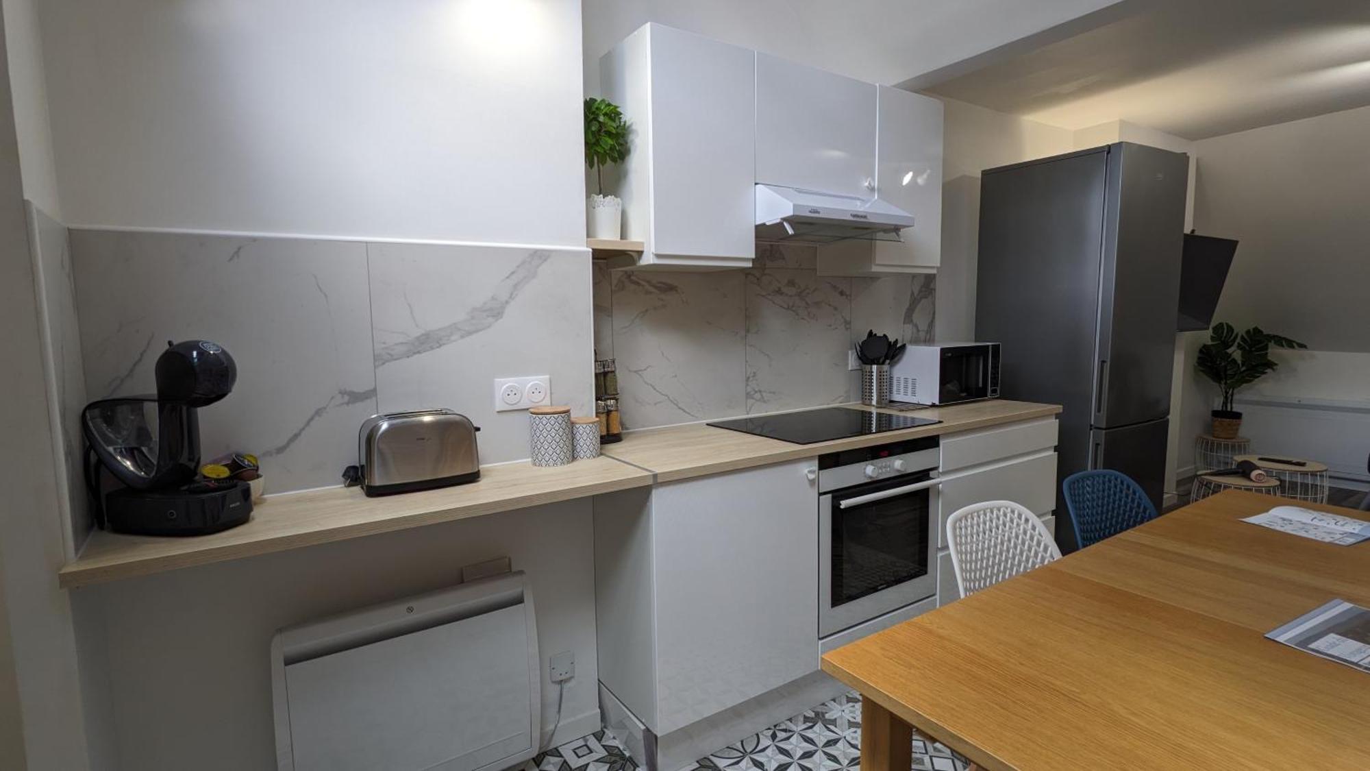 3 Appartements Premium Au Pied De La Cathedrale - Hypercentre Sens Bilik gambar